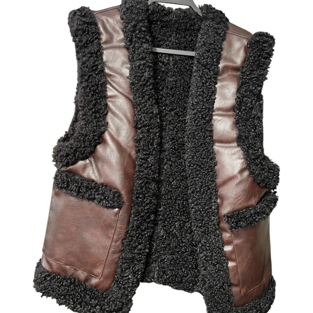 WeWoreWhat Curly Sherpa Vegan Leather Reversible Relaxed Fit Vest - Picture 5 of 7